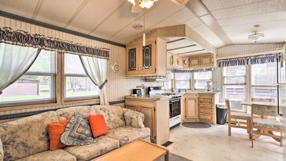 Puposky Cabin | Couples cabin on Three Island Lake in Bemidji, MN