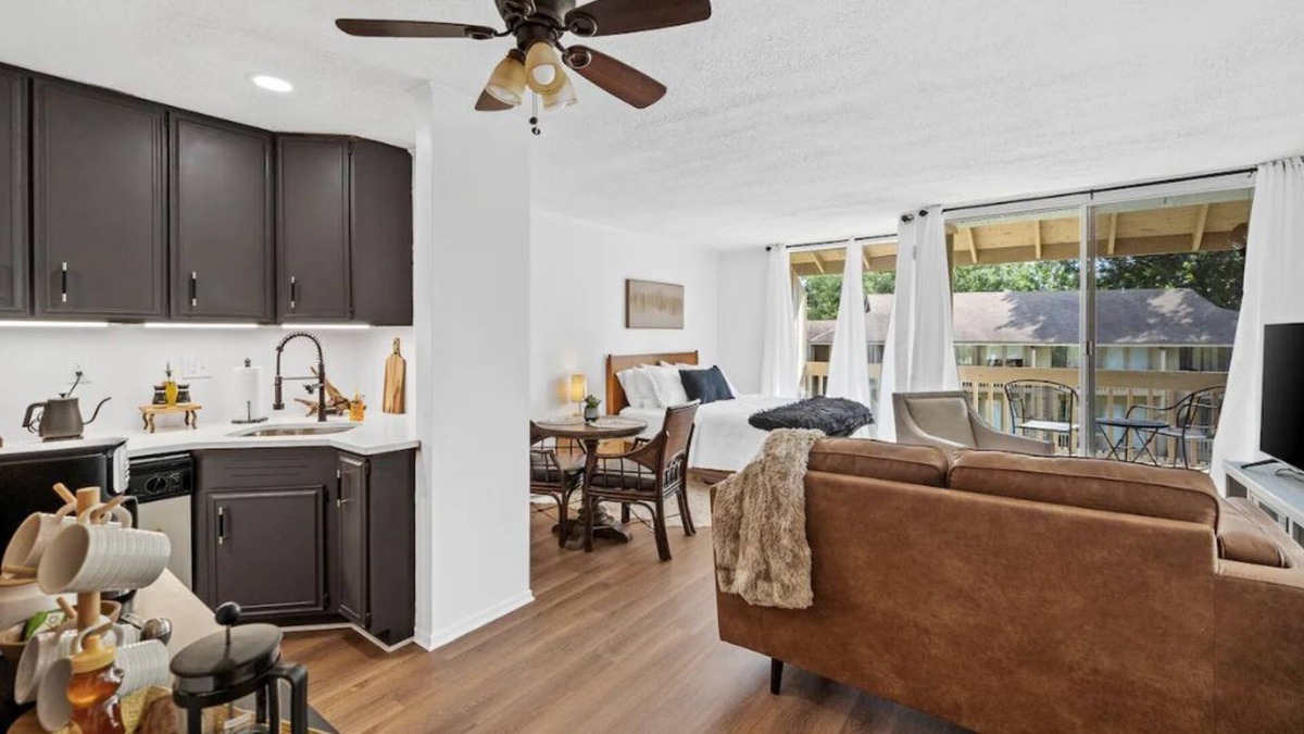 Daphne Condo | Couples/ Golfers welcome to the studio by the Bay.