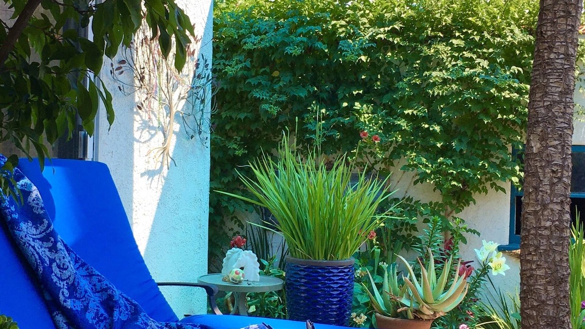 Northeast House | COUPLES OR SINGLE FAMILY ONLY/%100 refund at all times if not happy