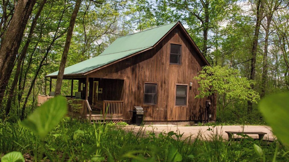 Logan Cabin | Couples Paradise - Hosted by The Chalets
