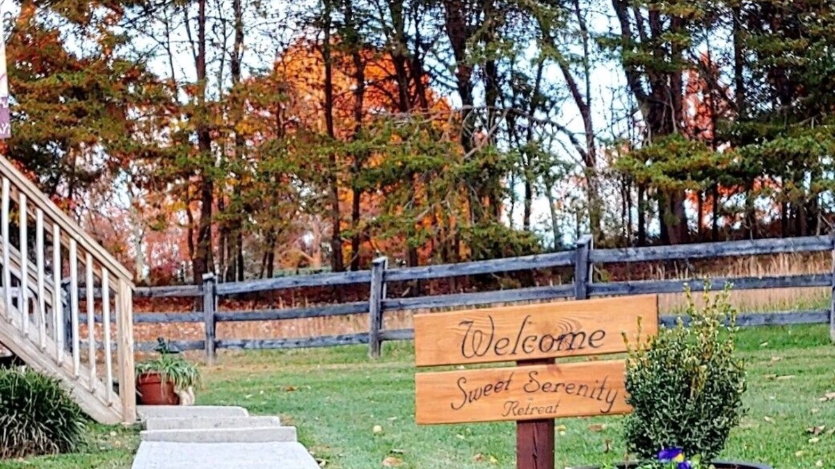Ingles House | Couples retreat located near the New River Trail and river