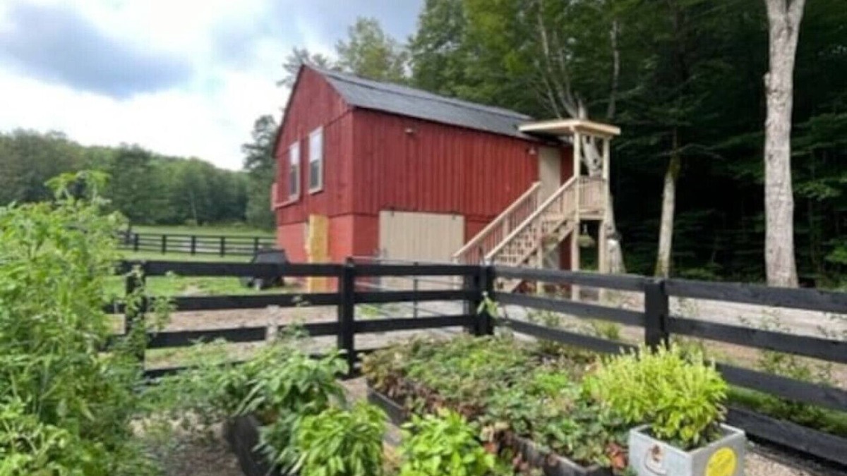 Crellin House | Couples Retreat: The HayLoft- Rustic Escape For 2