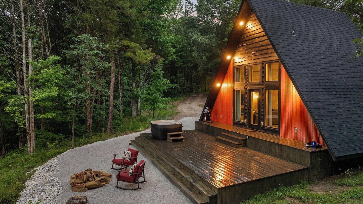 Jasper House | Couples Retreat with Hot Tub & View!