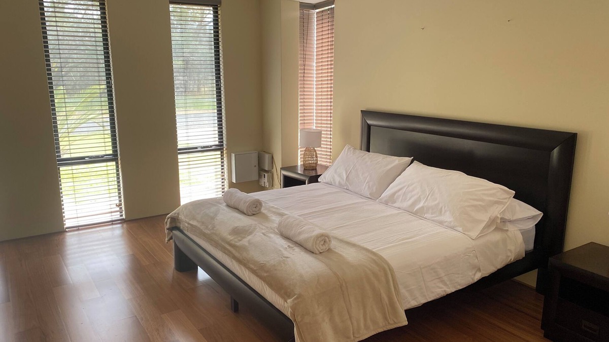 Furnissdale House | Couples Riverside Retreat (sleeps 2)