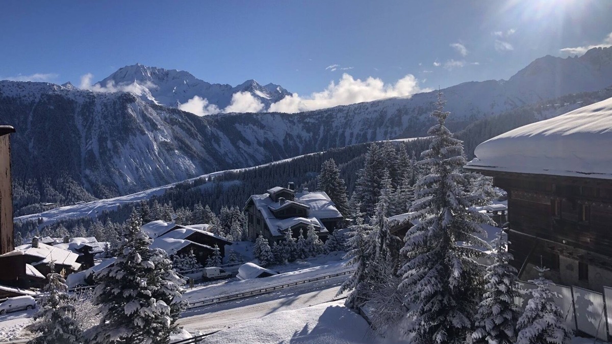 Courchevel Apartment | Courchevel 1850 - 4 people : Bellecôte skis on, bed linen, towels, wifi
