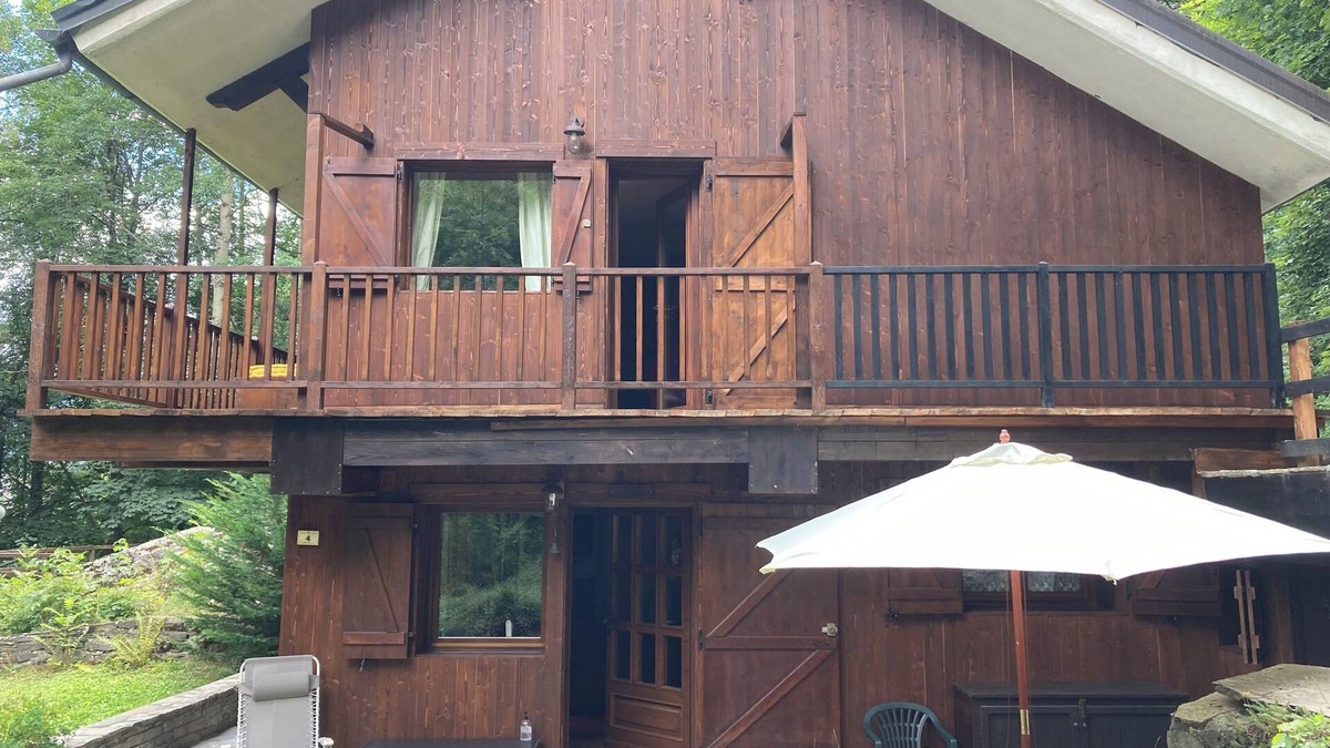 Dolonne Ski Chalet | Courmayeur Chalet x5, next to ski gondola, PRIVATE PARKING,garden , Wifi,