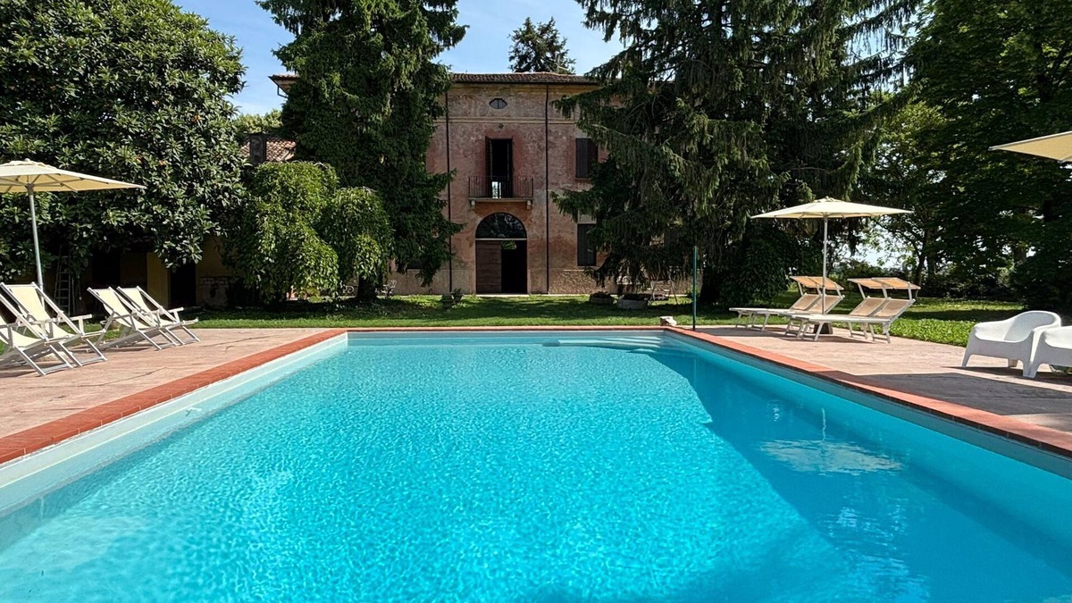 Borgo Virgilio Villa | Court "Desert. Ancient building with swimming pool
