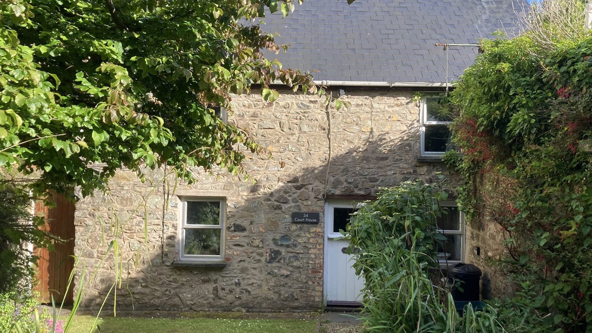 Solva Cottage | COURT HOUSE, pet friendly, character holiday cottage in Solva