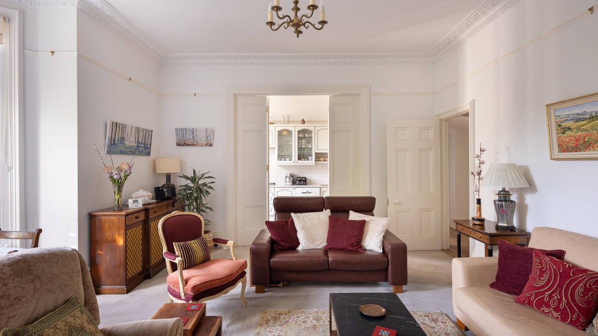 Wimbledon Apartment | Courtside Charms, by Veeve