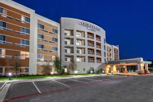 McNeil Hotel | Courtyard Austin by Marriott Northwest/Lakeline