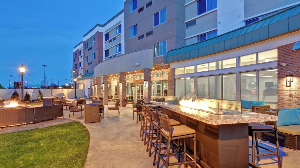 Central Islip Hotel | Courtyard by Marriott Long Island Islip/Courthouse Complex