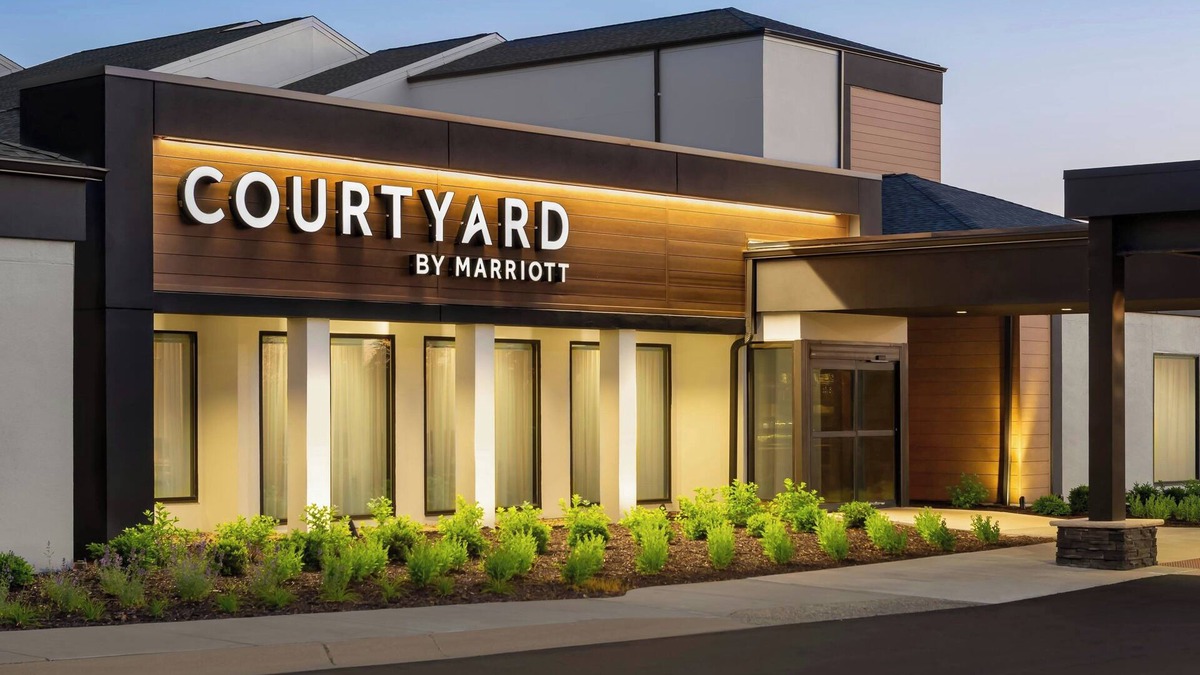 Mendota Heights Hotel | Courtyard by Marriott Minneapolis-St. Paul Airport
