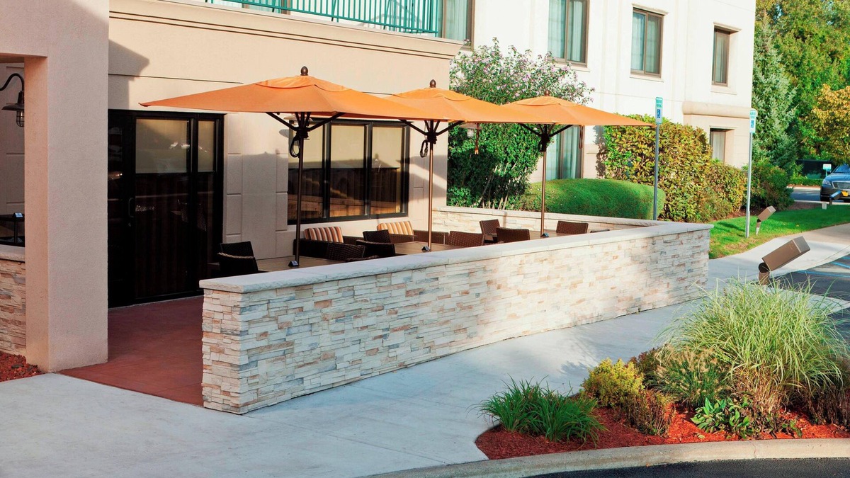 Newtonville Hotel | Courtyard by Marriott Albany Thruway