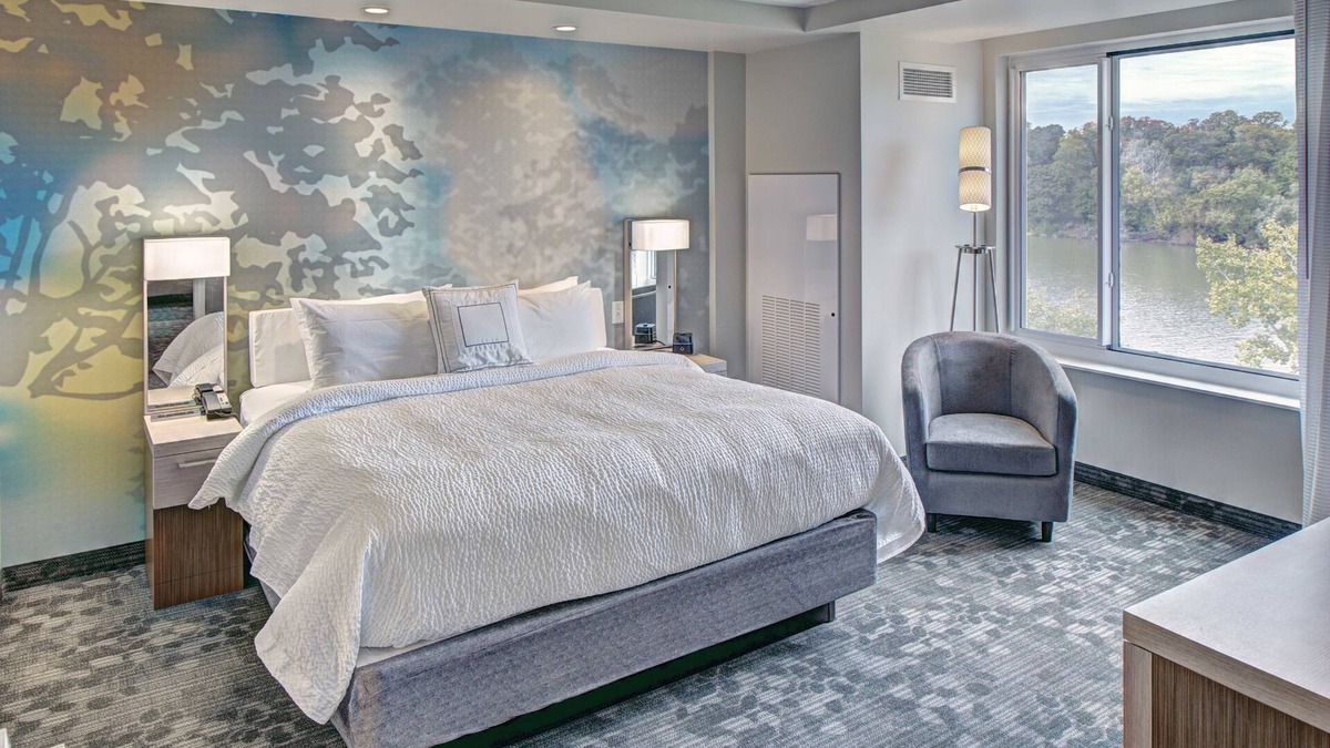 Appleton Hotel | Courtyard by Marriott Appleton Riverfront