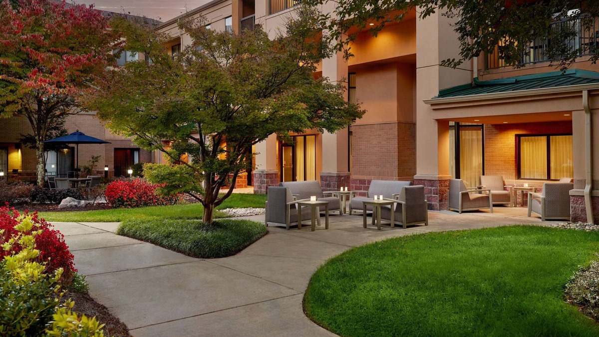 Alpharetta Hotel | Courtyard by Marriott Atlanta Alpharetta