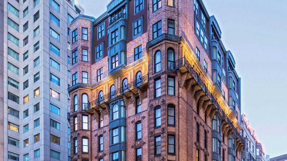 Prudential - St. Botolph Hotel | Courtyard by Marriott Boston Copley Square