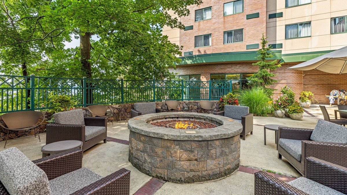 Piety Corner Hotel | Courtyard by Marriott Boston Waltham