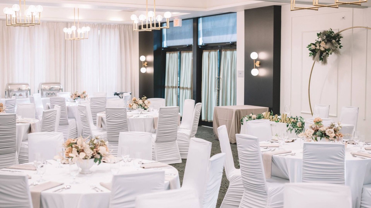 Seton Hotel | Courtyard by Marriott Calgary South