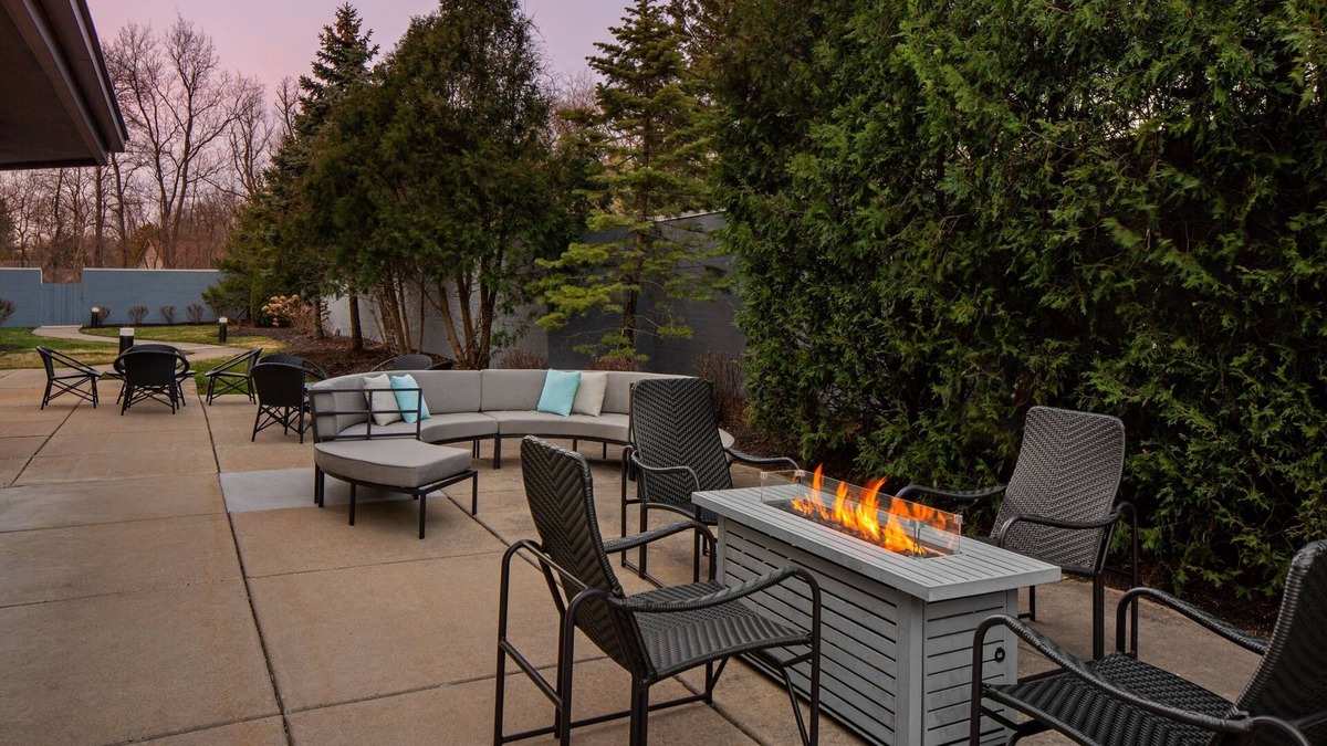 Brighton Hotel | Courtyard by Marriott Detroit Brighton