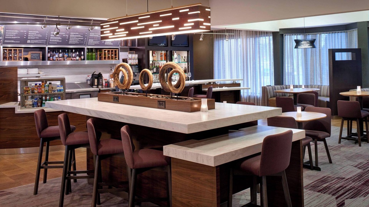 Romulus Hotel | Courtyard by Marriott Detroit Metropolitan Airport Romulus