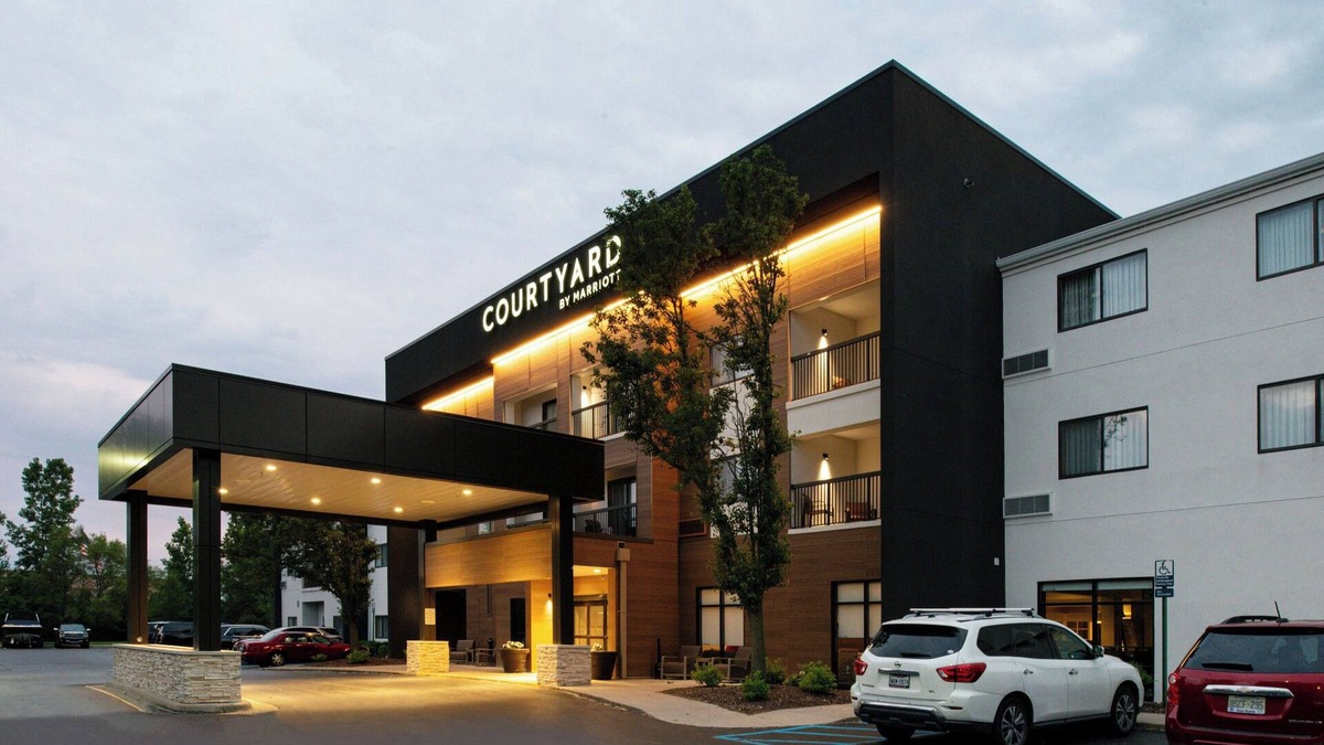 Utica Hotel | Courtyard by Marriott Detroit Utica