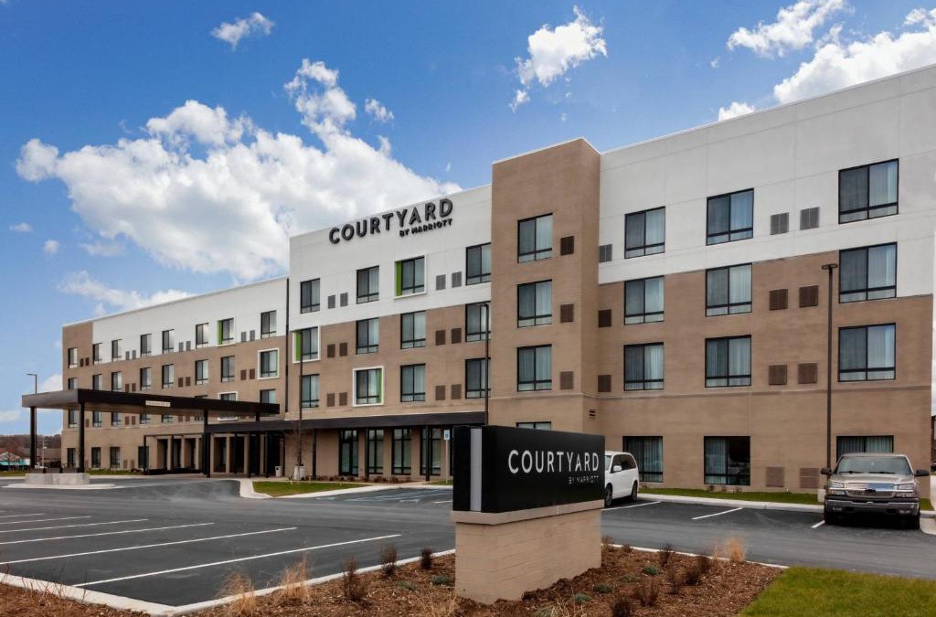 Okemos Hotel | Courtyard by Marriott East Lansing Okemos