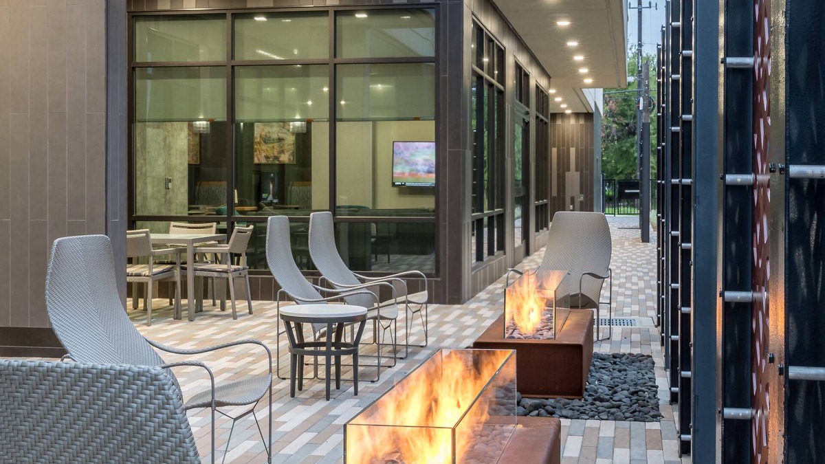 Houston Heights Hotel | Courtyard by Marriott Houston Heights/I-10