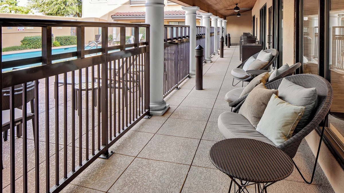 Greenway Plaza-Upper Kirby Hotel | Courtyard by Marriott Houston Rice University
