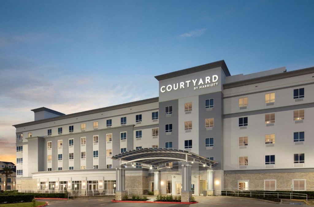 Clear Lake Shores Hotel | Courtyard by Marriott Houston Kemah