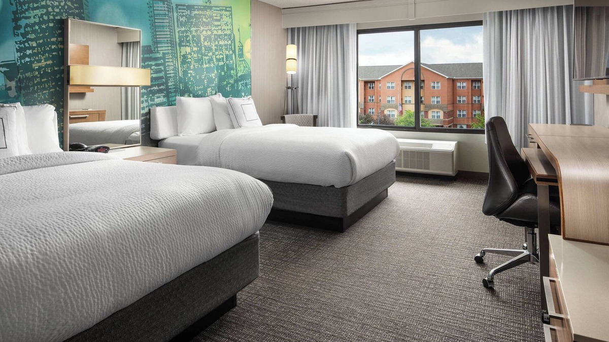 Downtown Indianapolis Hotel | Courtyard by Marriott Indianapolis at the Capitol