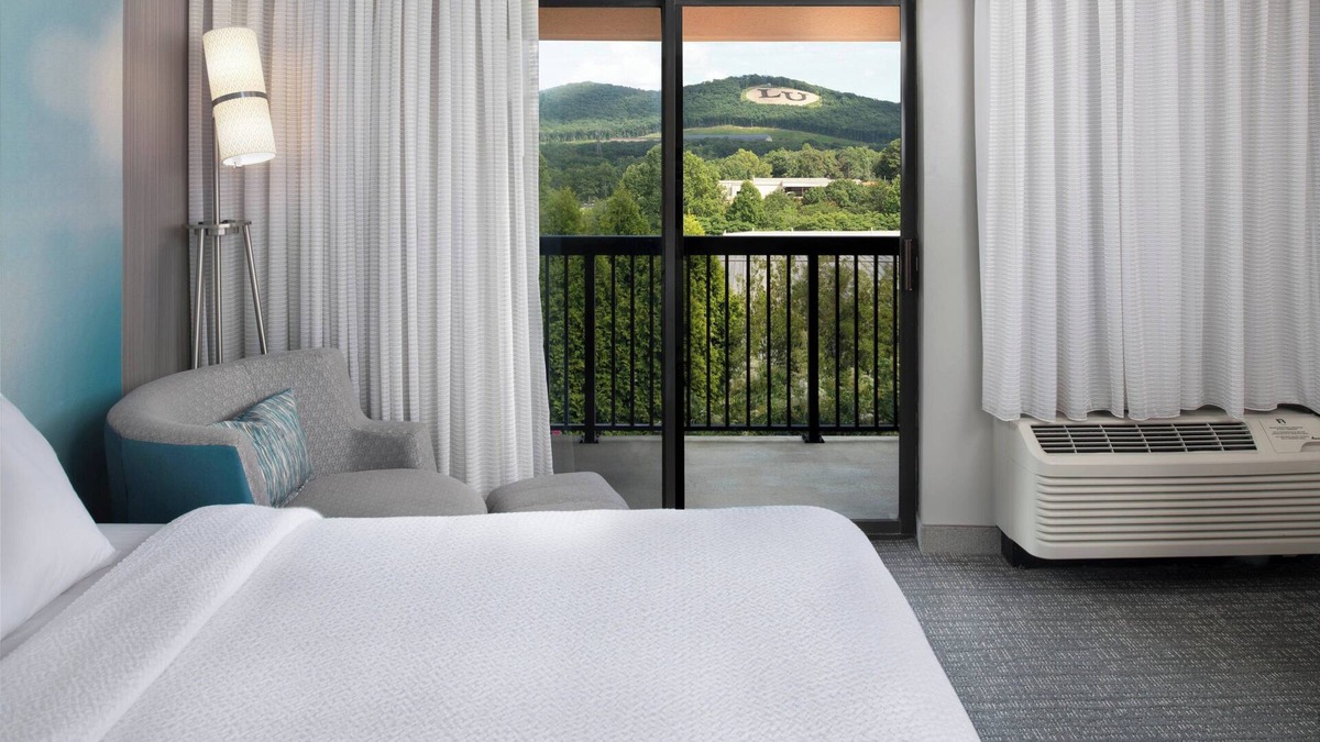 Lynchburg Hotel | Courtyard by Marriott Lynchburg