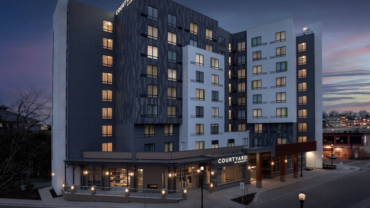Regional District of Nanaimo Hotel | Courtyard By Marriott Nanaimo