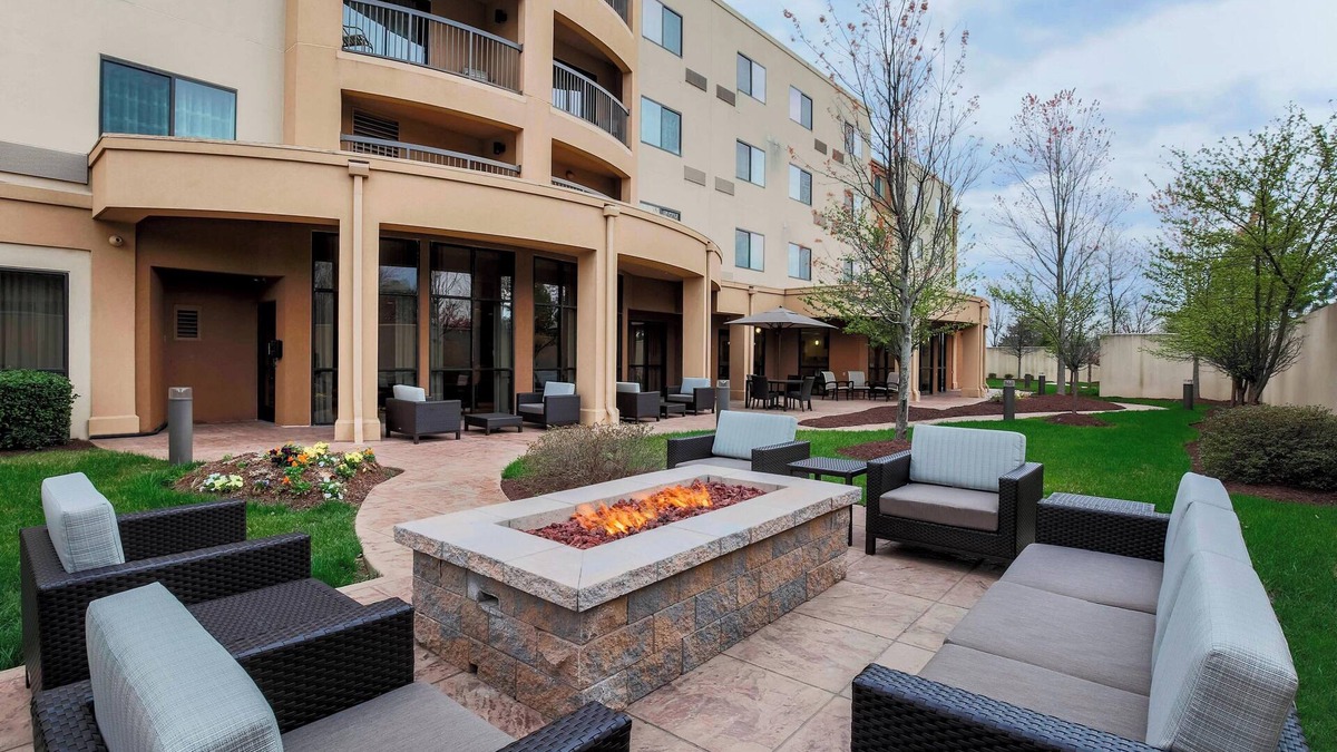 Woodbridge Hotel | Courtyard by Marriott Potomac Mills Woodbridge