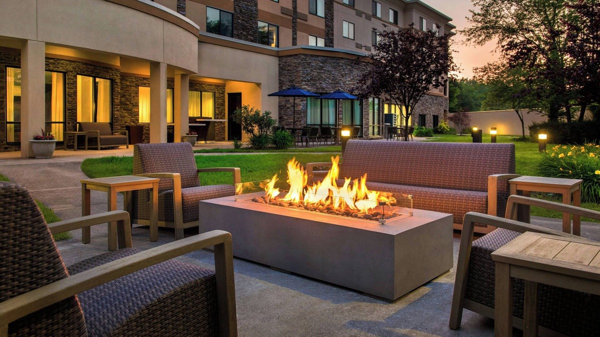 Paramus Hotel | Courtyard by Marriott Paramus