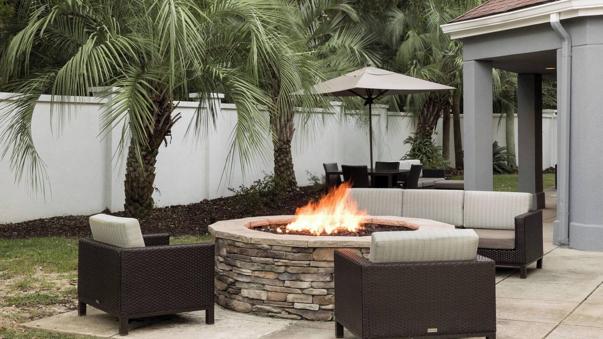 Ferry Pass Hotel | Courtyard by Marriott Pensacola