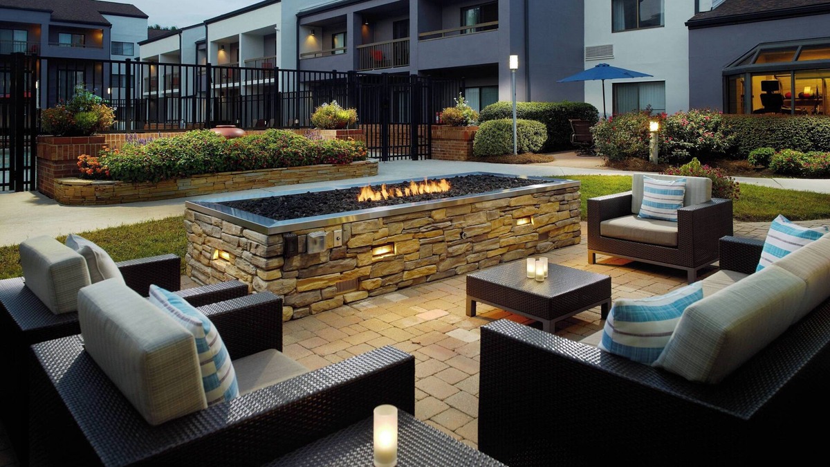 Raleigh Hotel | Courtyard by Marriott Raleigh Midtown