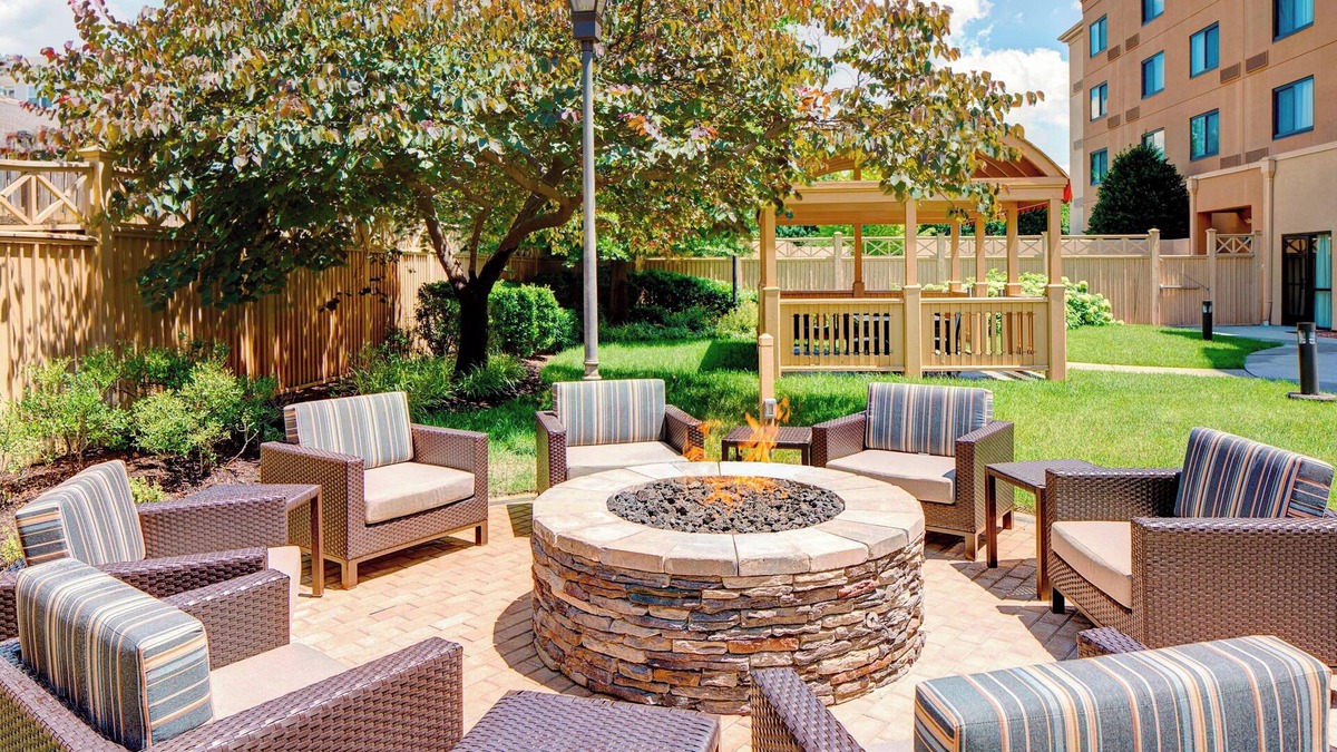 Roanoke Hotel | Courtyard by Marriott Roanoke Airport