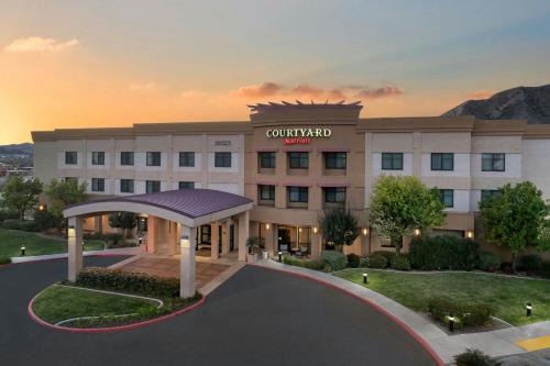 Valencia Hotel | Courtyard by Marriott Santa Clarita Valencia