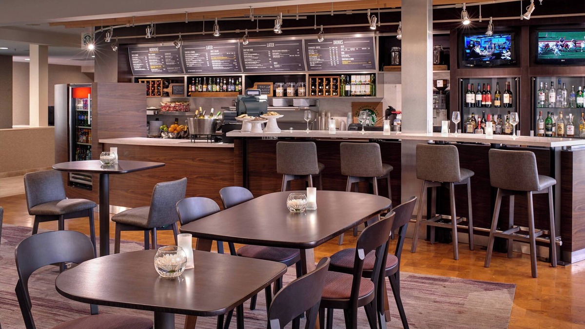Downtown St. Louis Hotel | Courtyard by Marriott St. Louis Downtown West