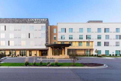 Woodbury Hotel | Courtyard by Marriott St Paul Woodbury
