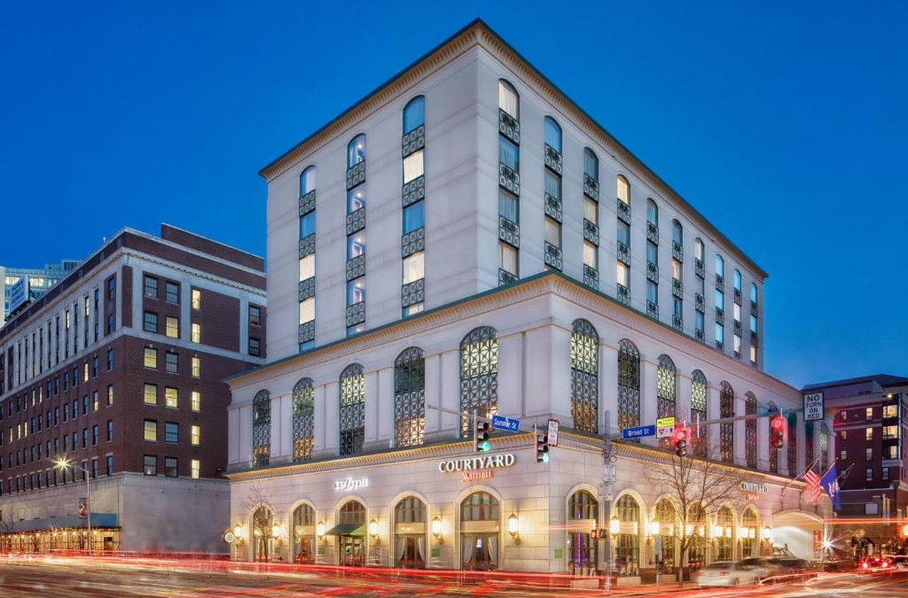 Downtown Hotel | Courtyard by Marriott Stamford Downtown