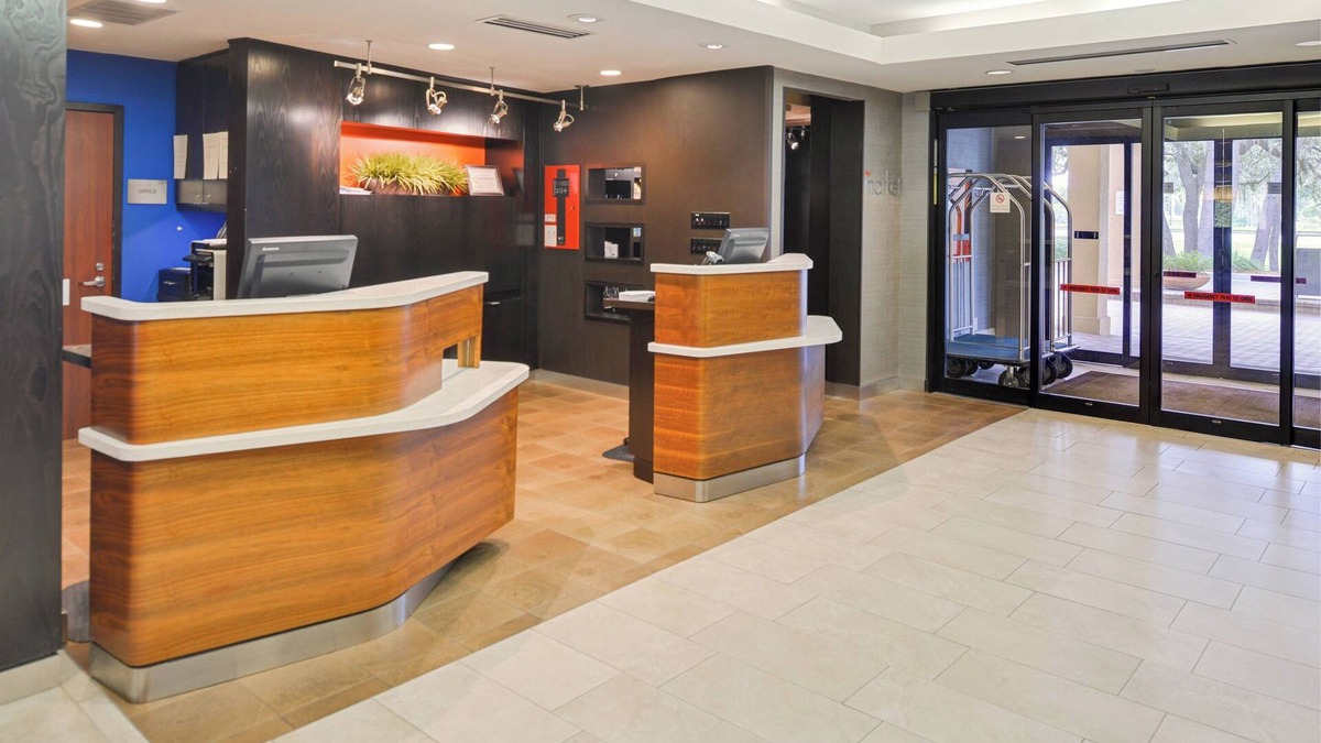 Bearss Plaza Hotel | Courtyard by Marriott Tampa North/I-75 Fletcher