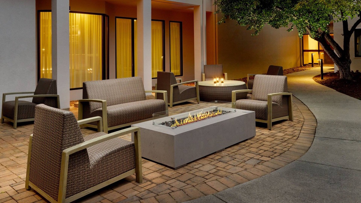 Rio Hotel | Courtyard by Marriott Charlottesville