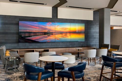 South Philadelphia Hotel | Courtyard by Marriott Philadelphia South at The Navy Yard