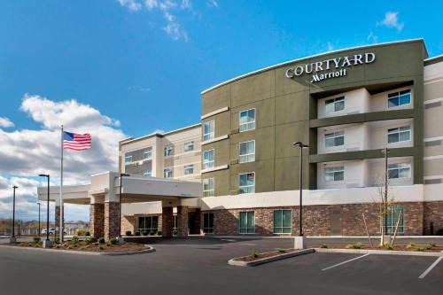 Stockade Historic District Hotel | Courtyard by Marriott Schenectady at Mohawk Harbor