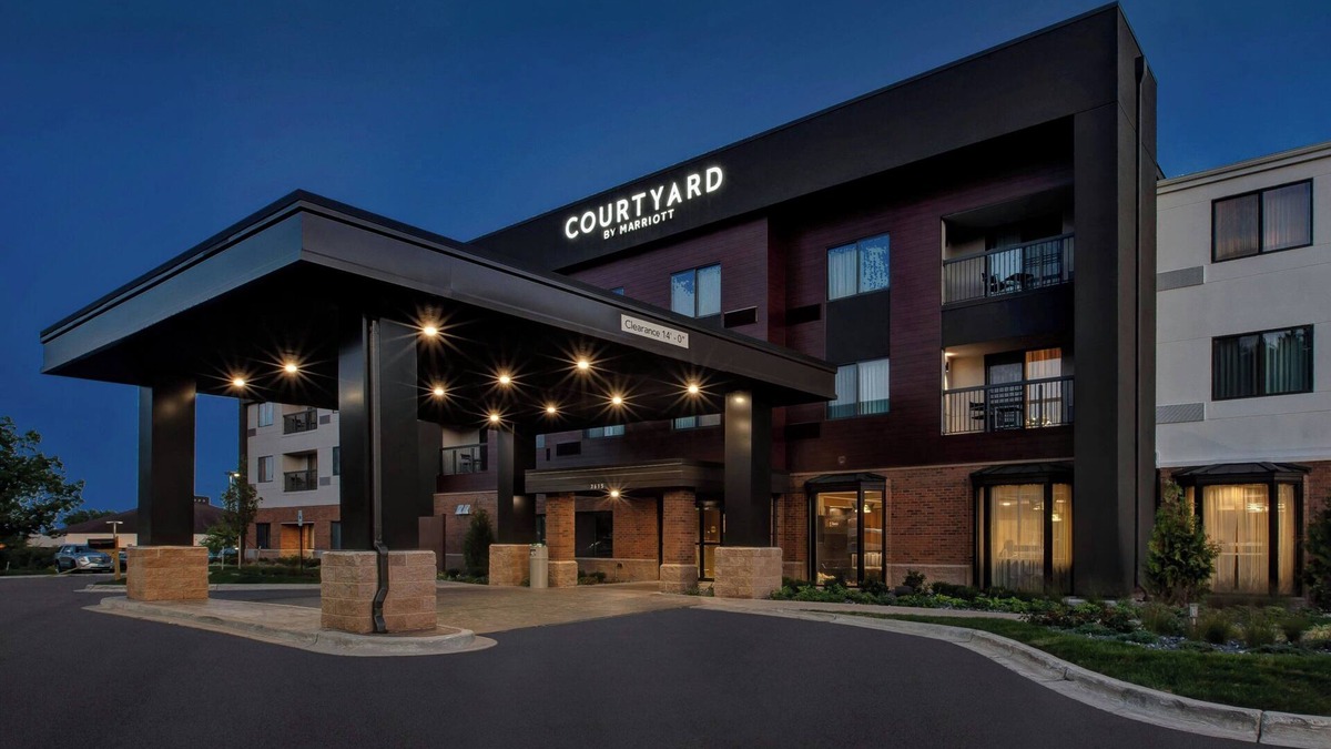 Traverse City Hotel | Courtyard by Marriott Traverse City