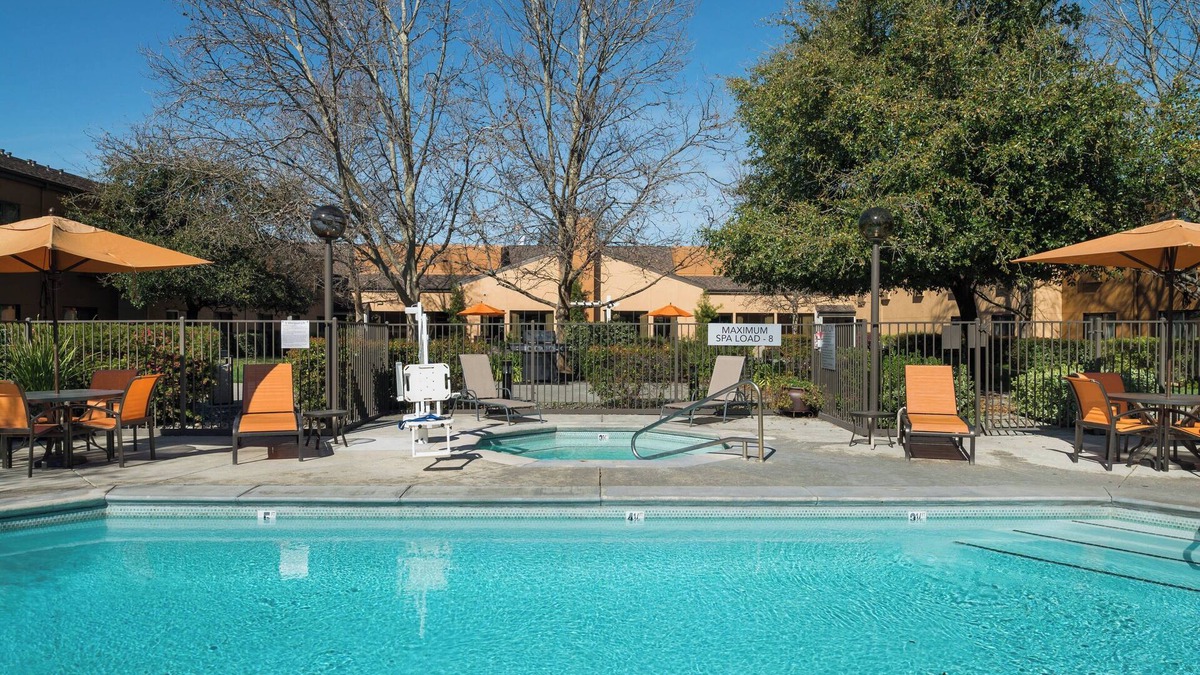 Nut Tree Hotel | Courtyard by Marriott Vacaville