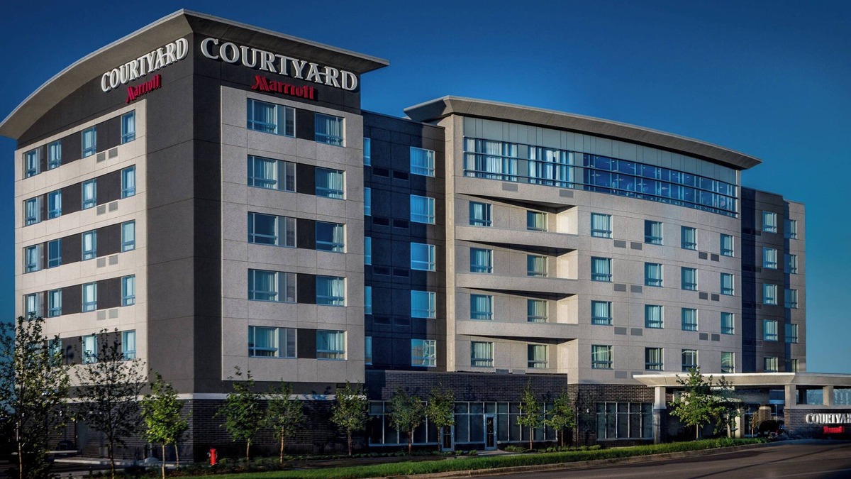Winnipeg Hotel | Courtyard by Marriott Winnipeg Airport