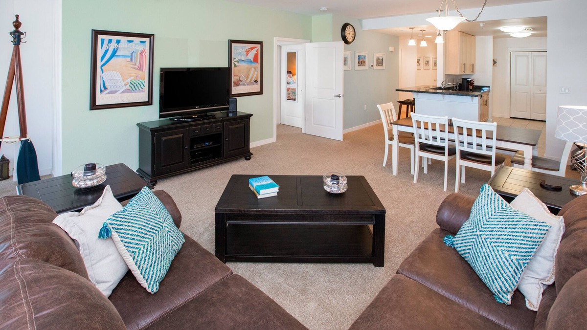 Sandbridge Condo | Courtyard condo near the ocean with W/D, outdoor pool & gym