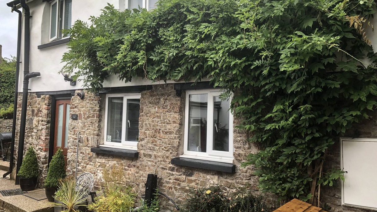 Chittlehampton Cottage | COURTYARD COTTAGE, with a garden in Chittlehampton